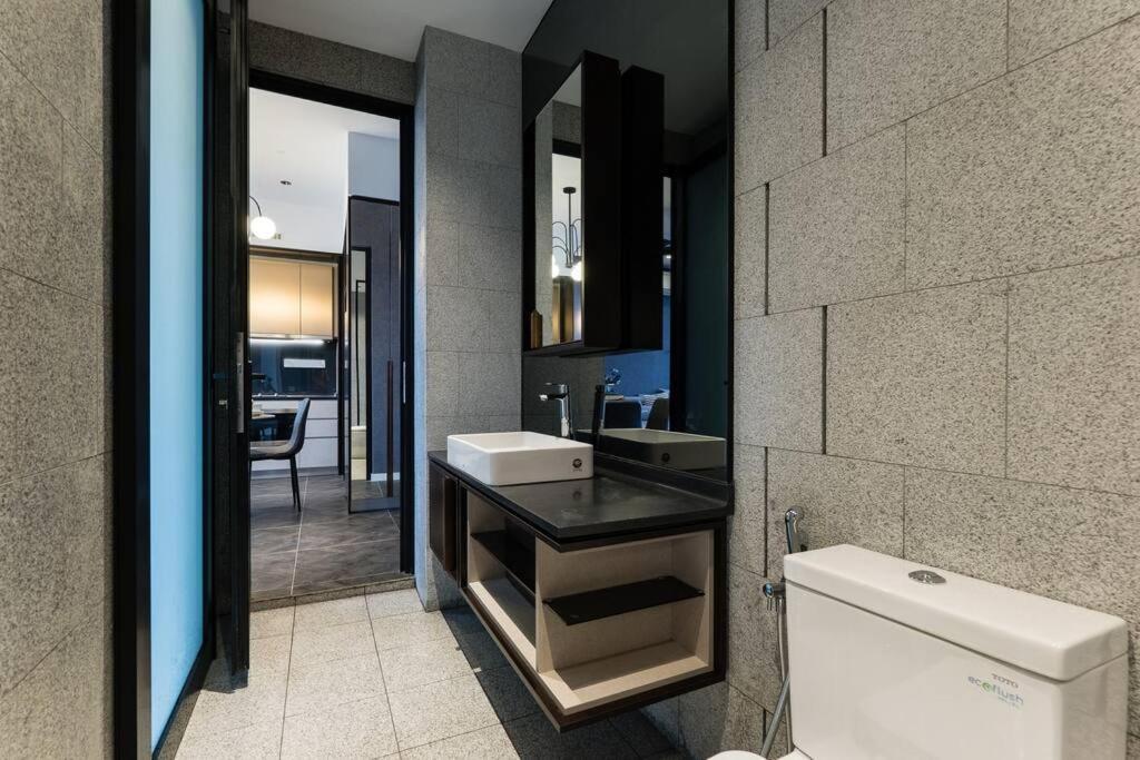 Klcc Musicalsty5Pax At Scarletzsuites Kuala Lumpur Exteriör bild