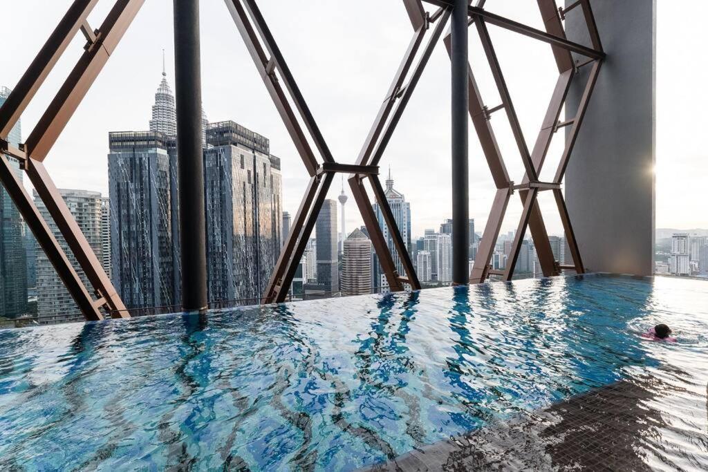 Klcc Musicalsty5Pax At Scarletzsuites Kuala Lumpur Exteriör bild