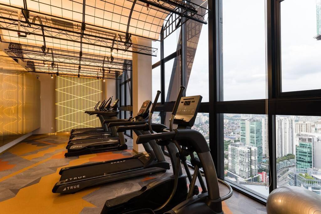 Klcc Musicalsty5Pax At Scarletzsuites Kuala Lumpur Exteriör bild