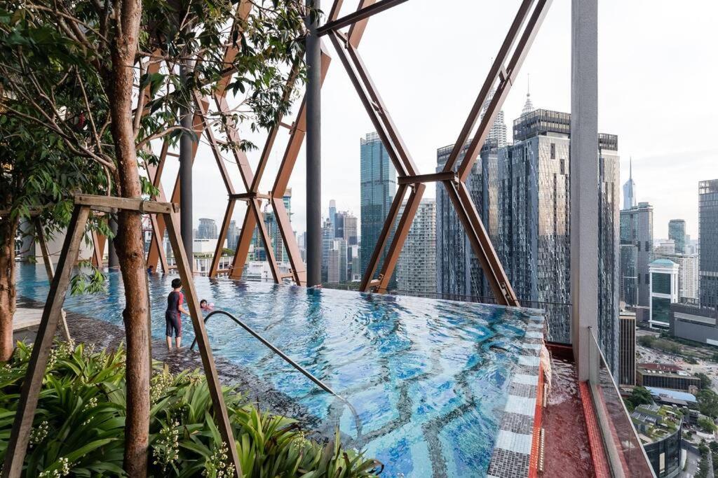 Klcc Musicalsty5Pax At Scarletzsuites Kuala Lumpur Exteriör bild