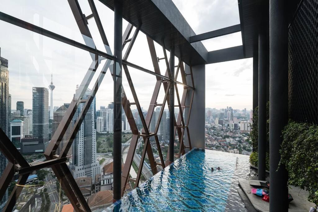 Klcc Musicalsty5Pax At Scarletzsuites Kuala Lumpur Exteriör bild