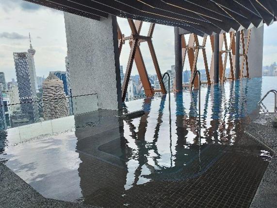 Klcc Musicalsty5Pax At Scarletzsuites Kuala Lumpur Exteriör bild